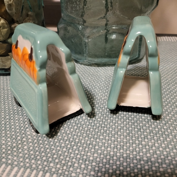 2pc Ceramic Fall Market Aqua Pickup Truck w/Pumpkins Napkin Ring/Card Holders - Picture 3 of 4
